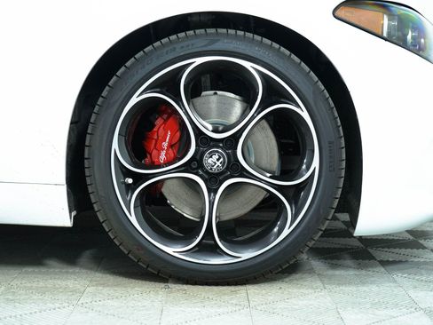 New 2024 Alfa Romeo Giulia Veloce image 12