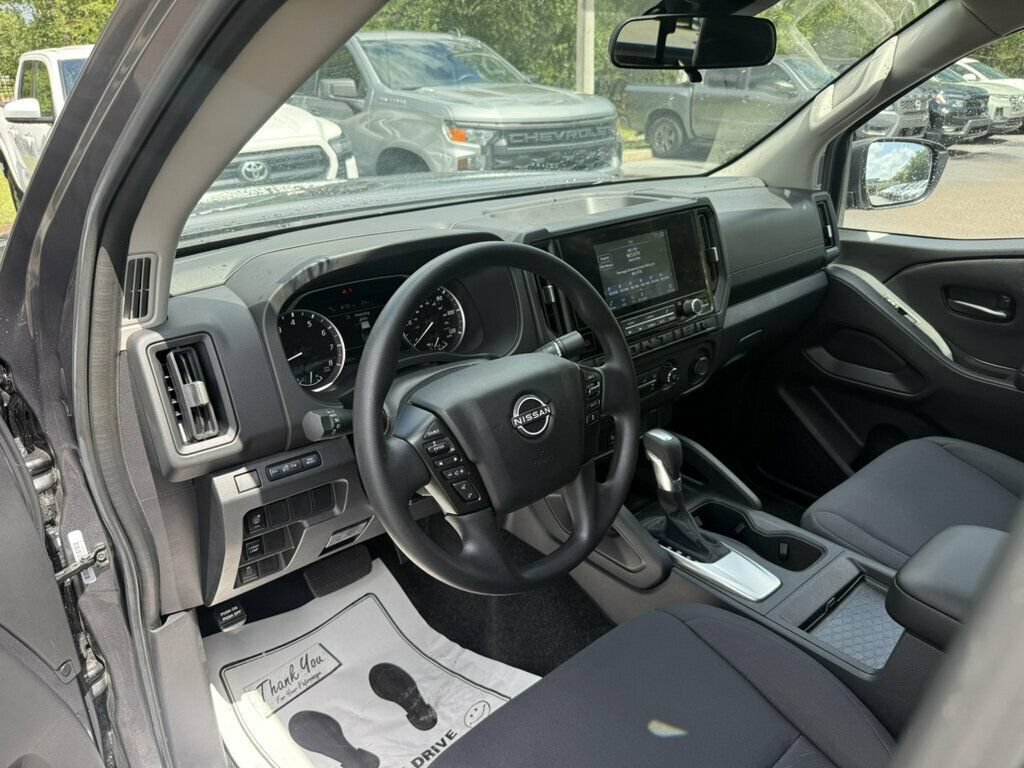 Used 2025 Nissan Frontier S RWD image 3