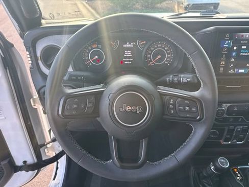 Used 2025 Jeep Wrangler Unlimited Sport AWD/4WD image 15
