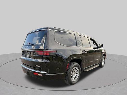Used 2023 Jeep Wagoneer 4WD image 9