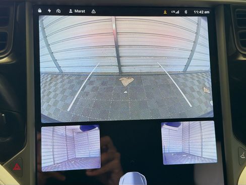 Used 2018 Tesla Model X 75D AWD/4WD image 16