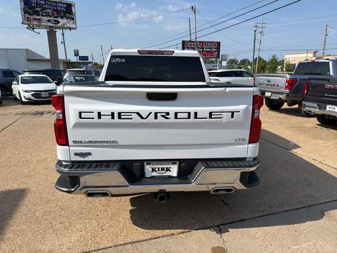 Used 2024 Chevrolet Silverado 1500 LTZ w/ Z71 Off-Road Package AWD/4WD image 4