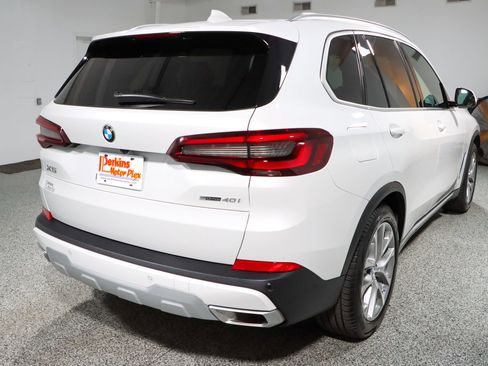 Used 2023 BMW X5 sDrive40i w/ Climate Comfort Package image 7