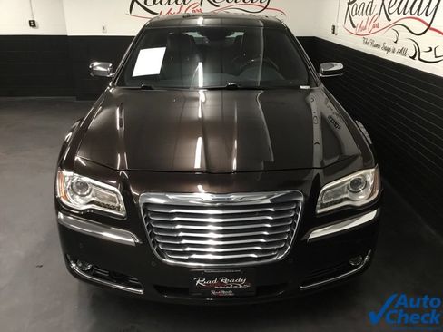 Used 2012 Chrysler 300 C w/ 19-Premium Speaker Group AWD/4WD image 4