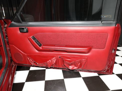 Used 1990 Ford Mustang GT RWD image 36