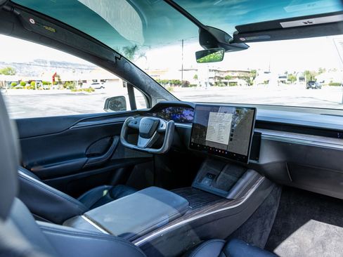 Used 2022 Tesla Model X AWD/4WD image 37