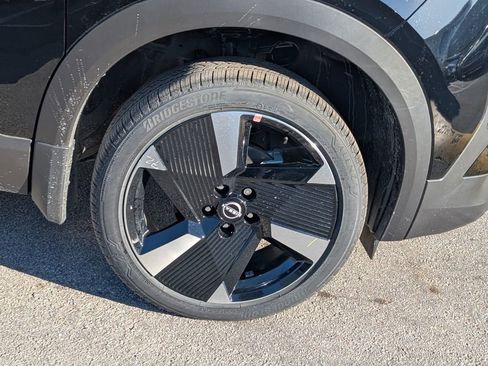 New 2026 Nissan Kicks SR image 9