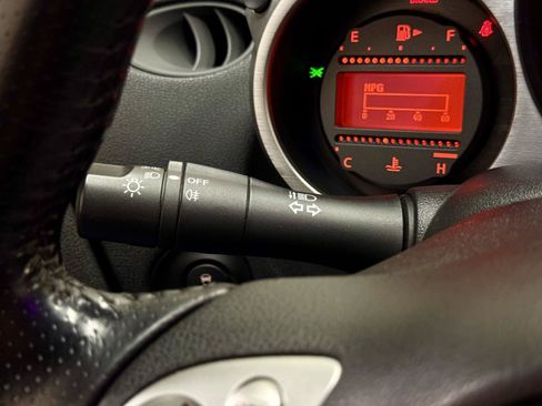 Used 2017 Nissan 370Z Coupe RWD image 16