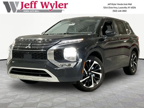 Used 2024 Mitsubishi Outlander SE AWD/4WD image 1