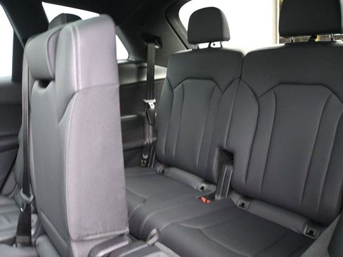 Used 2025 Audi Q7 3.0T Premium Plus AWD/4WD image 12