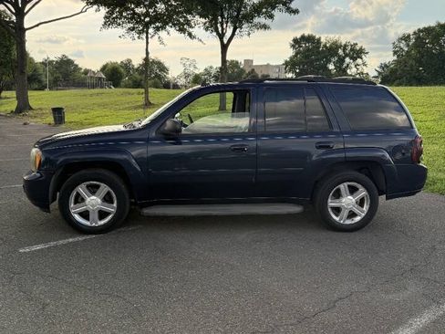 Used 2008 Chevrolet TrailBlazer LT AWD/4WD image 4
