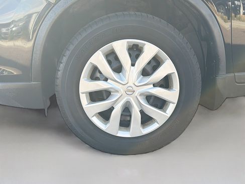 Used 2018 Nissan Rogue S image 11