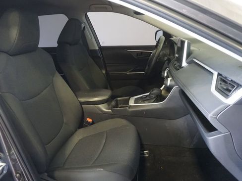 Used 2025 Toyota RAV4 LE AWD/4WD image 10