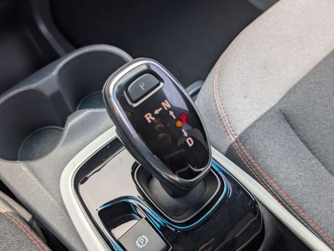 Used 2020 Chevrolet Bolt LT FWD image 29