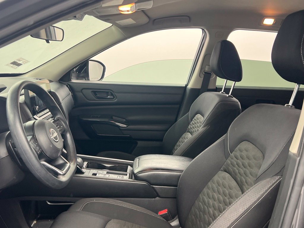 Used 2023 Nissan Pathfinder S FWD image 8