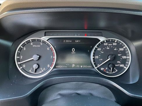 Used 2023 Nissan Rogue SV image 10