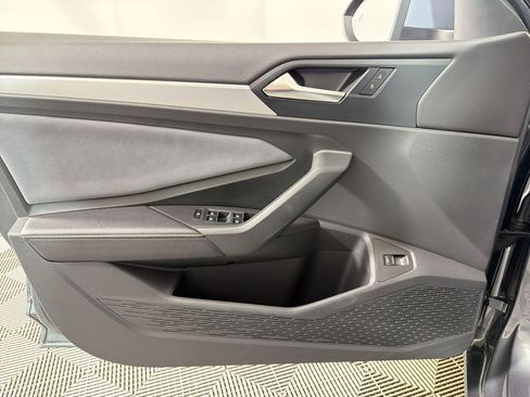 Used 2025 Volkswagen Jetta SE image 10