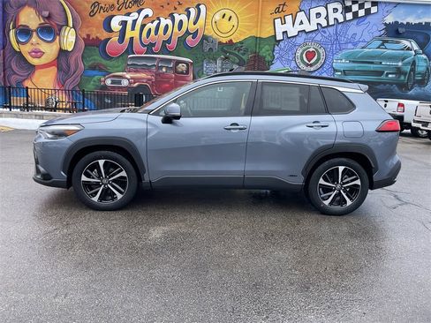 Used 2024 Toyota Corolla Cross XSE w/ Convenience Package image 2