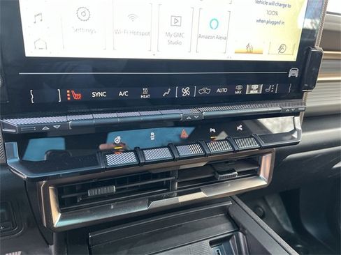 Certified 2025 GMC Hummer EV 3X image 17