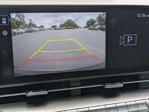 Certified 2025 Hyundai Kona SEL FWD image 28