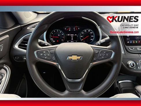 Used 2024 Chevrolet Malibu LT image 32