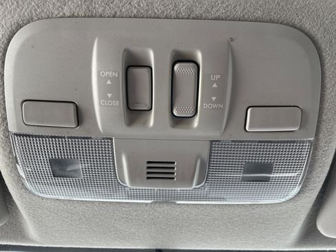 Used 2015 Subaru Crosstrek 2.0i Premium w/ Moonroof Package image 13