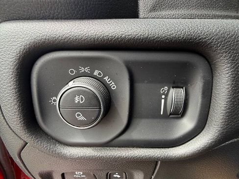 Used 2024 RAM 1500 Big Horn AWD/4WD image 17