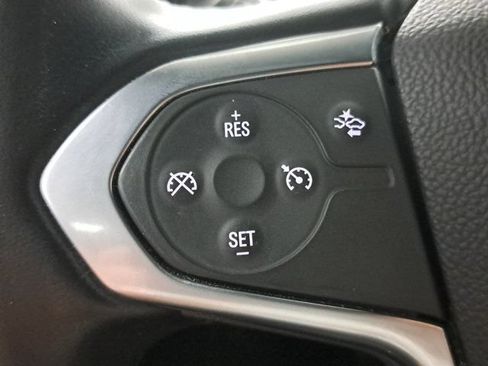 Used 2023 Chevrolet Traverse LT FWD image 25