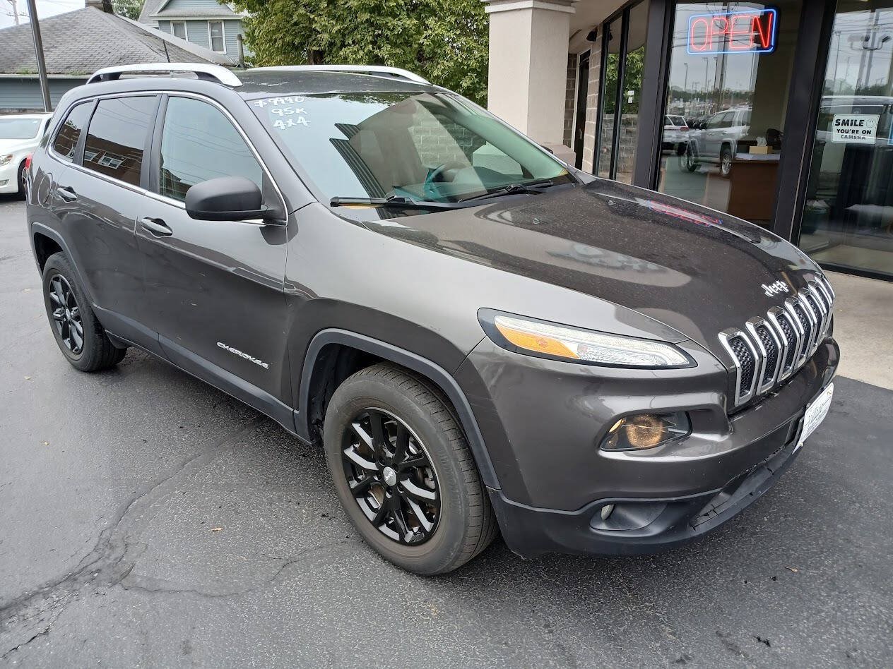 Used 2016 Jeep Cherokee Latitude w/ Cold Weather Group AWD/4WD image 16