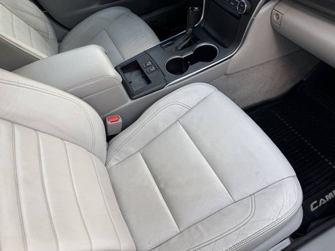 Used 2017 Toyota Camry XLE w/ Convenience Package FWD image 25