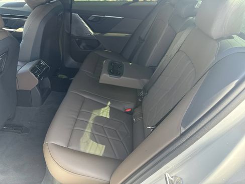 Used 2026 BMW 530i w/ M Sport Package RWD image 17