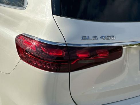 Used 2024 Mercedes-Benz GLS 450 GLS 450 image 10
