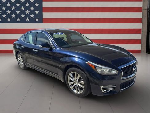 Used 2015 INFINITI Q70 3.7 RWD image 3