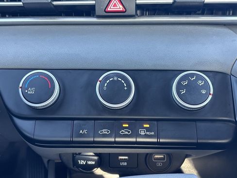 Used 2021 Hyundai Elantra SE image 21