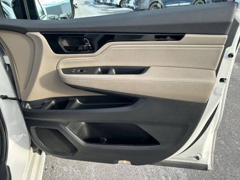 Used 2023 Honda Odyssey Touring image 19