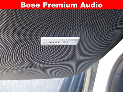 Used 2024 GMC Yukon XL AT4 w/ Technology Package AWD/4WD image 19