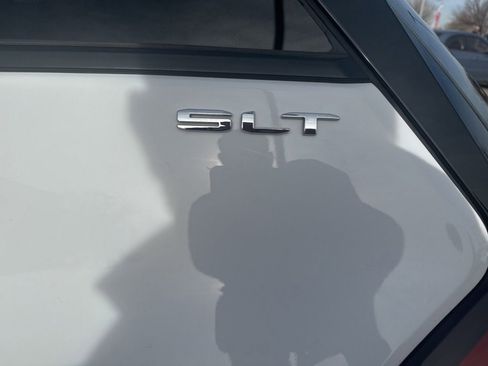 Used 2023 GMC Terrain SLT image 6