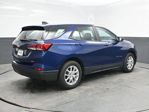 Used 2022 Chevrolet Equinox LS AWD/4WD image 5