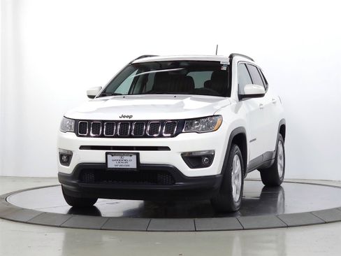 Used 2021 Jeep Compass Latitude w/ Sun and Sound Group AWD/4WD image 4