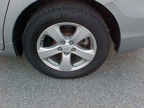 Used 2011 Toyota Sienna w/ Towing Pkg FWD image 8