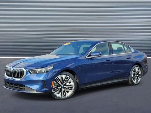 Used 2026 BMW 540i xDrive AWD/4WD image 1