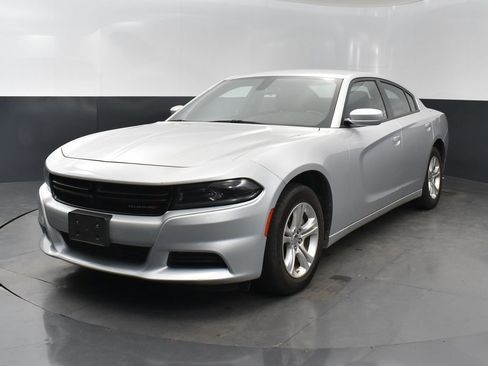 Used 2022 Dodge Charger SXT image 1