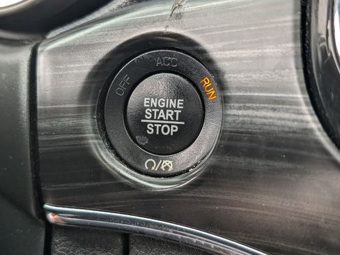 Used 2021 Jeep Grand Cherokee Limited AWD/4WD image 27