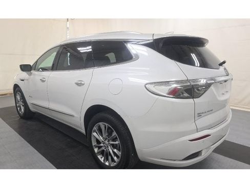 Used 2024 Buick Enclave Avenir w/ Avenir Technology Package AWD/4WD image 4