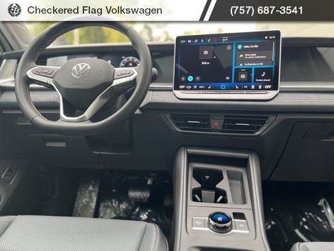 New 2025 Volkswagen Tiguan SE image 5