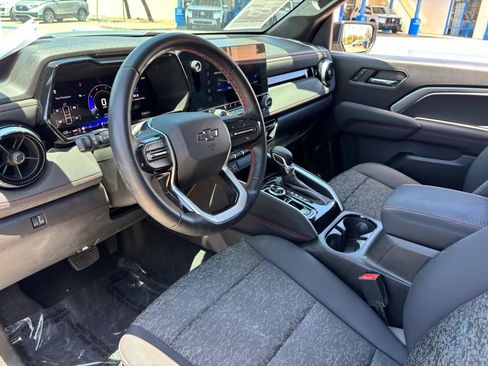 Used 2024 Chevrolet Colorado Z71 w/ Z71 Convenience Package 2 AWD/4WD image 16