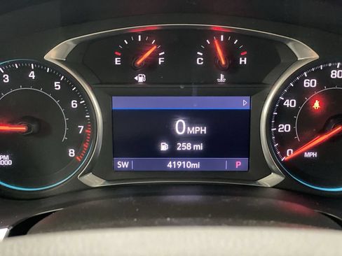 Used 2020 Chevrolet Traverse LT w/ LPO, Floor Liner Package FWD image 12