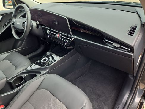 Used 2024 Kia Niro Wind FWD image 33