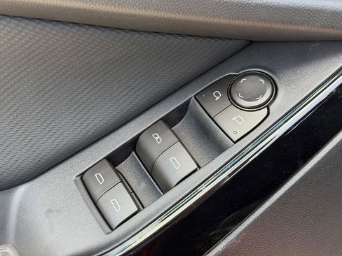 New 2026 Chevrolet Equinox LT w/ Safety and Technology Package FWD image 11
