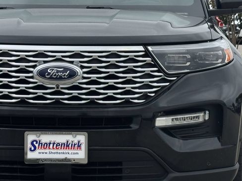 Used 2020 Ford Explorer Platinum w/ Premium Technology Package AWD/4WD image 8